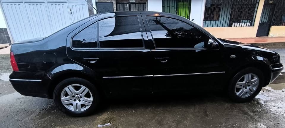 Volkswagen Jetta 2006 2.0 Automático 2