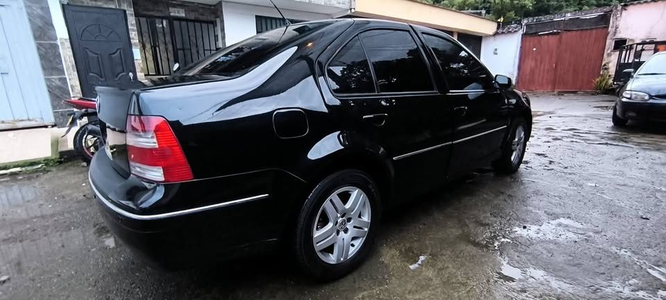 Volkswagen Jetta 2006 2.0 Automático 3